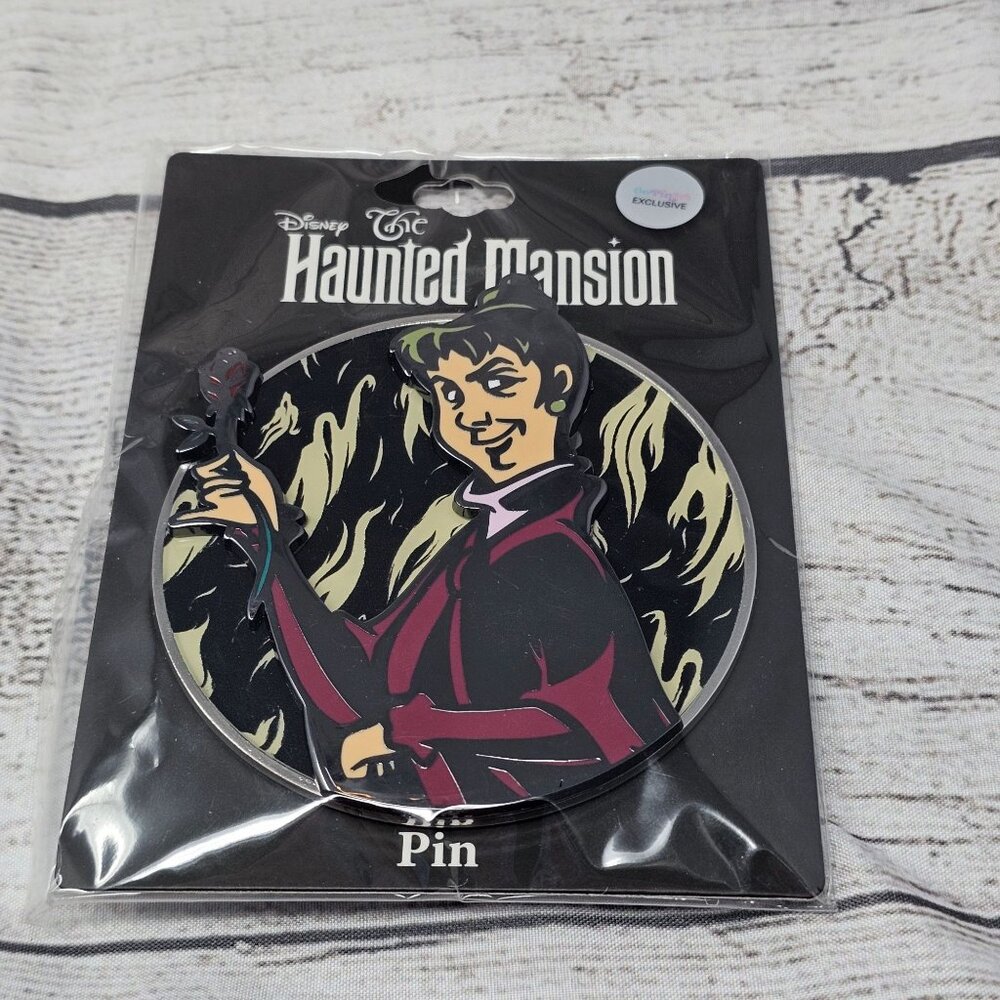 NEW! Go Pin Pro Haunted Mansion Jumbo LE 300 Disney Pin Librarian Prudence